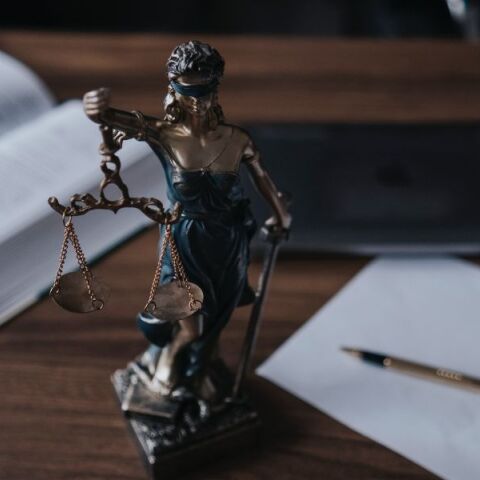 Βραζιλία: Δικαστής εξέδωσε ετυμηγορία με τη βοήθεια της τεχνητής νοημοσύνης - Βρίθει λαθών και εκλήθη να δώσει εξηγήσεις.