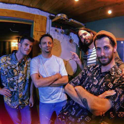 Polaroid Buffalo Club: Ο frontman του ψυχεδελικού αθηναϊκού συγκροτήματος Κώστας Μηλιαράς μιλάει στην Athens Voice.