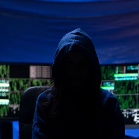 Κερατσίνι: Προφυλακίστηκε ο 42χρονος ΥouΤuber που κατηγορείται για τον βασανισμό δύο ΑμεΑ σε ζωντανή μετάδοση - Με σύμφωνη γνώμη εισαγγελέα και ανακριτή.