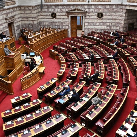 Αντιπαράθεση στη Βουλή για τη σύσταση Εξεταστικής για τα Τέμπη