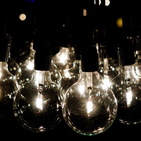 Λάμπες αναμμένες