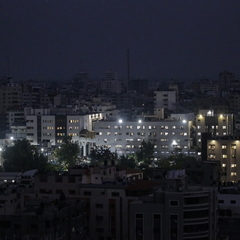 Η περιοχή Αλ Σίφα και ελάχιστα κτίρια με ρεύμα