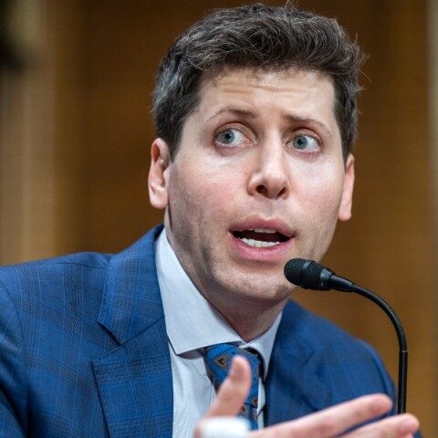 Aπόλυση - κεραυνός στην OpenAI: Γιατί καθαίρεσαν αιφνιδιαστικά τον CEO Σαμ Άλτμαν