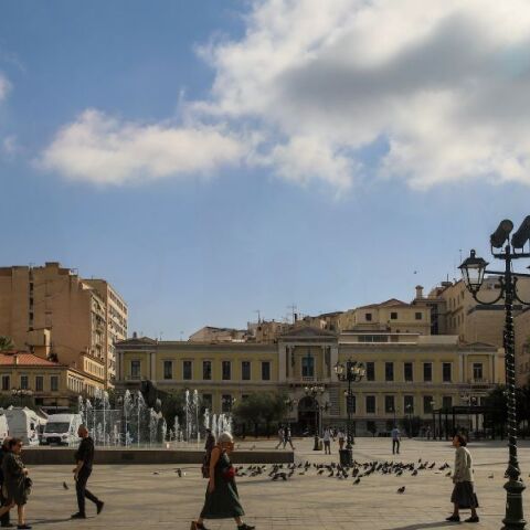 Νέα οριζόντια μείωση 5% στα δημοτικά τέλη από τον δήμο Αθηναίων