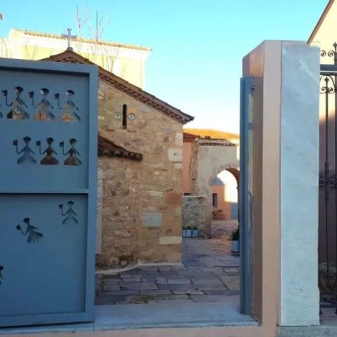 Μουσείο Νεότερου Ελληνικού Πολιτισμού: Ανοίγει τις πύλες του για το κοινό σε 18 κτίρια στην Πλάκα - Αυτοψία της Λίνας Μενδώνη.