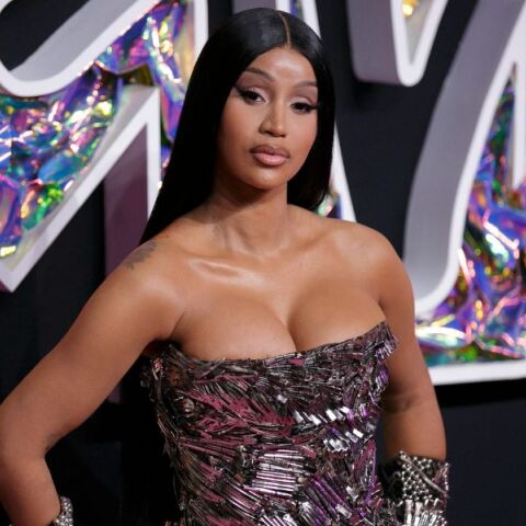 Η Cardi B εγκαταλείπει την υποστήριξη της προς τον Τζο Μπάιντεν - Απογοήτευση για τις περικοπές στη Νέα Υόρκη, ενώ χρηματοδοτούνται υπερπόντιοι πόλεμοι.