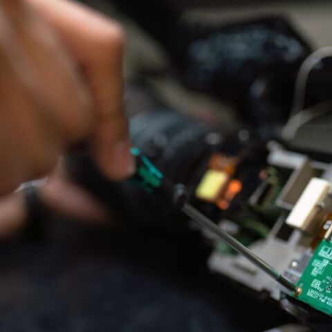 «Επιδιορθώνετε αντί να πετάτε» - Πέρασε η πρόταση στο ευρωκοινοβούλιο για τη διευκόλυνση της επισκευής προϊόντων