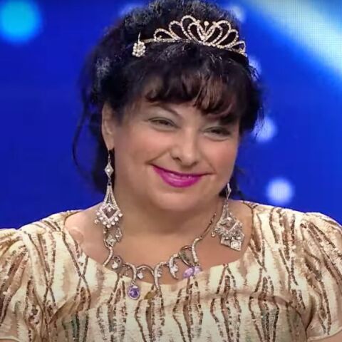 Ελένη Καριολάκη: Νεκρή η τηλεοπτική περσόνα που έγινε γνωστή από την εκπομπή «Ελλάδα έχεις ταλέντο» - Ο άντρας της έμενε με το πτώμα της στο σπίτι επί 4 ημέρες.