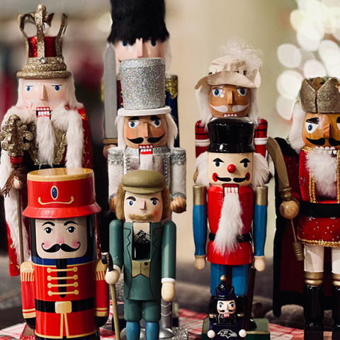 23o Διεθνές Χριστουγεννιάτικο Bazaar στο Παλιό Αμαξοστάσιο