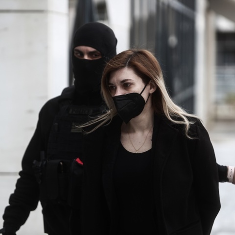 Η Ρούλα Πισπιρίγκου κατηγορείται για την ανθρωποκτονία και την απόπειρα ανθρωποκτονίας της κόρης της Τζωρτζίνας
