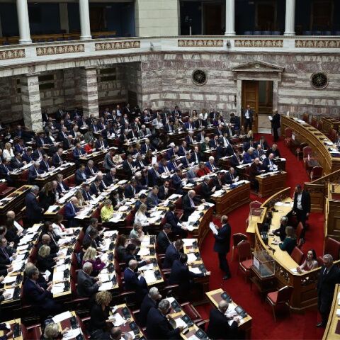 Βουλή: Απορρίφθηκαν οι προτάσεις ΣΥΡΙΖΑ και ΠΑΣΟΚ για προανακριτική για τα Τέμπη - Σύμβαση «717» - Πώς ψήφισαν οι βουλευτές.