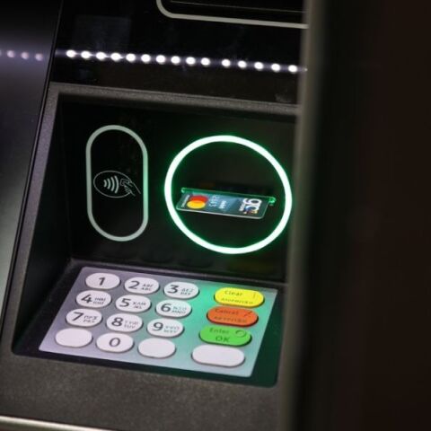 Οι παρεμβάσεις που θα υλοποιηθούν από την κυβέρνηση το προσεχές διάστημα για τη στήριξη των εισοδημάτων - Τι θα ισχύσει για δημόσιο, συνταξιούχους, επιδόματα.