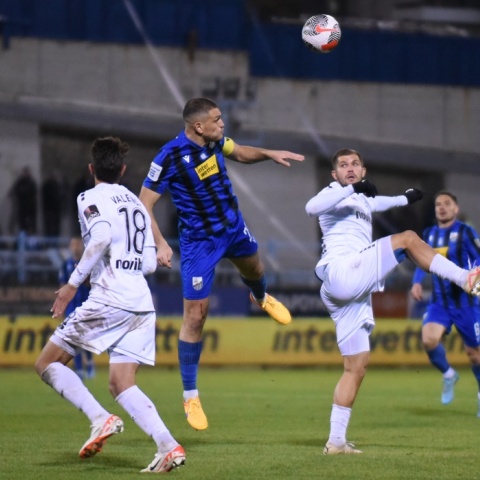 Στιγμιότυπο από τον αγώνα μεταξύ Λαμίας και Ατρόμητου