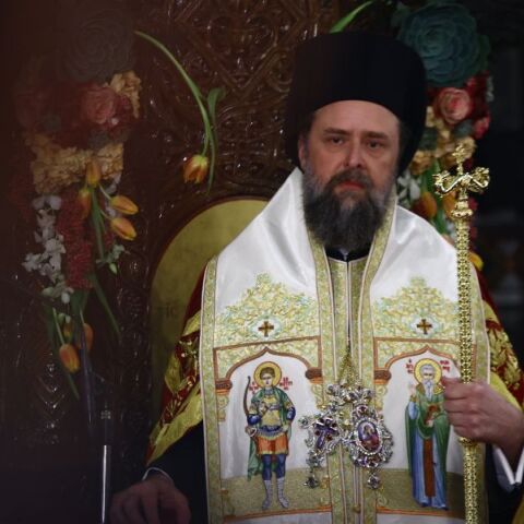 Με λαμπρότητα η ενθρόνιση του νέου μητροπολίτη Θεσσαλονίκης Φιλόθεου - Το ποίημα του Γιώργου Σεφέρη και οι στίχοι του Νίκου Πορτοκάλογλου.