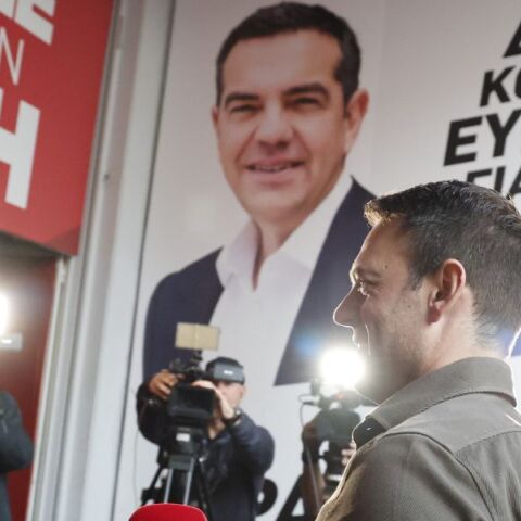 ΣΥΡΙΖΑ: Η κόρη της Ζανέτ Τσίπρα, αδελφής του Αλέξη Τσίπρα, ανάμεσα στα μέλη της Νεολαίας που αποχώρησαν - Τι δηλώνουν στην ανακοίνωσή τους.