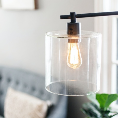 Λάμπα σε καθιστικό