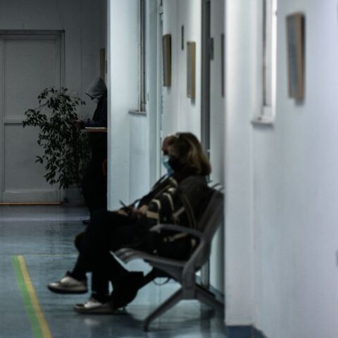 Eurostat: Μειώθηκαν οι δαπάνες κοινωνικής προστασίας για ασθένειες και υγειονομική περίθαλψη στην ΕΕ το 2022 - Ο «χάρτης περικοπών» των 24 χωρών. 