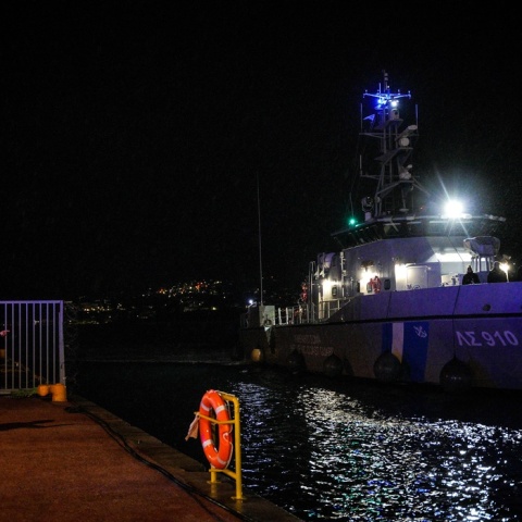 Σκάφος του Λιμενικού στο λιμάνι της Λέσβου