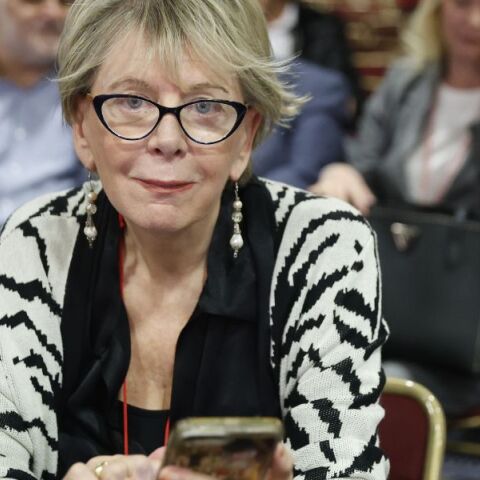 ΣΥΡΙΖΑ - Έλενα Ακρίτα: Αντιδράσεις προκάλεσε ανάρτησή της στο Instagram, στην οποία αναγράφονται τα στοιχεία της βουλευτικής της αποζημίωσης για τον Δεκέμβριο.