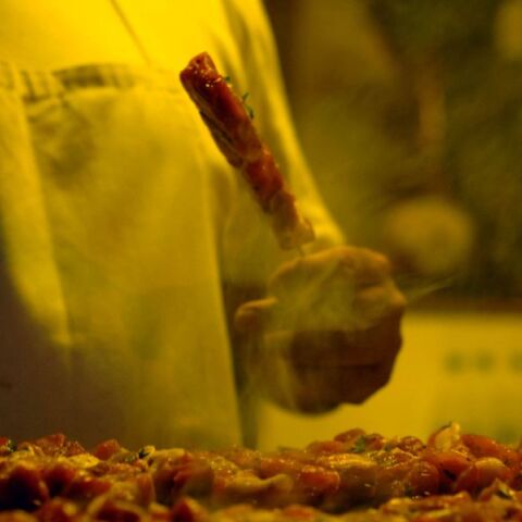 Ακρίβεια: Το σουβλάκι σπάει το φράγμα των 4 ευρώ - Περιορίζεται η συχνότητα παραγγελιών - Προβληματισμένοι οι ιδιοκτήτες ψητοπωλείων. 