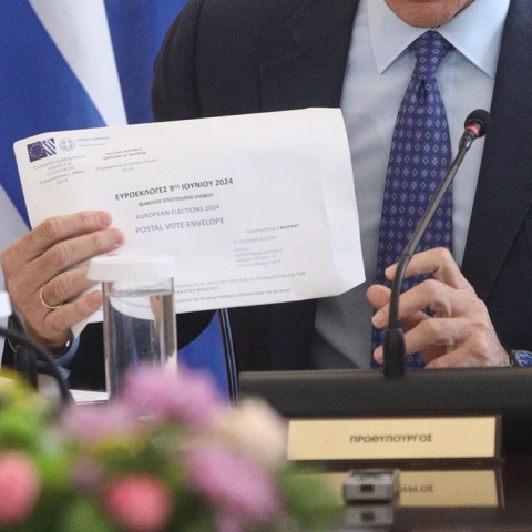 Ο Κυριάκος Μητσοτάκης παρουσίασε στο σημερινό Υπουργικό Συμβούλιο τον φάκελο για την επιστολική ψήφο στις Ευρωεκλογές 