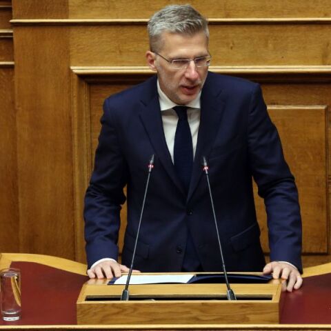 Επιστολική ψήφος - Άκης Σκέρτσος: Πολιτική μεταρρύθμιση που απαντά στο πρόβλημα της αποχής και υποστηρίζει το εκλογικό δικαίωμα των Ελλήνων.