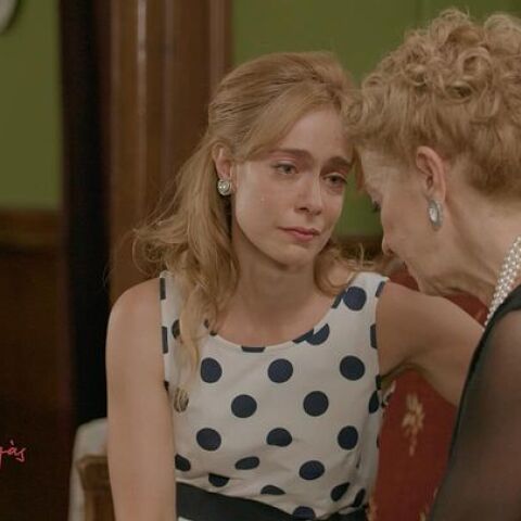 H Ντάνη Γιαννακοπούλου και η Πέμη Ζούνη σε καρέ από τη σειρά του OPEN «Έρωτας Φυγάς»