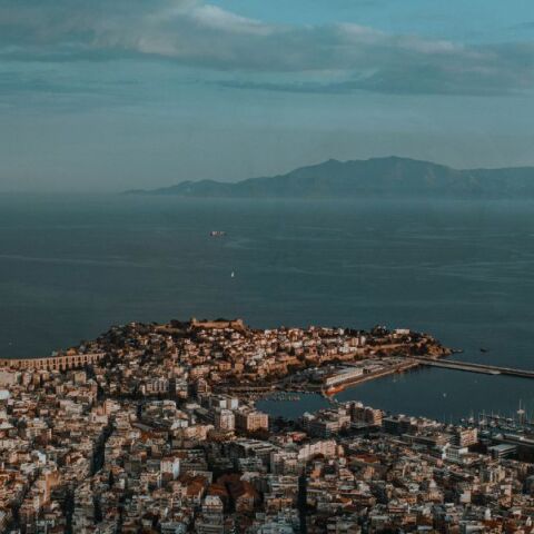 Νεφώσεις και ανοιξιάτικες θερμοκρασίες το Σάββατο