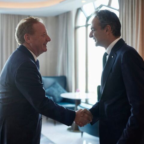 Συνάντηση Μητσοτάκη με τον πρόεδρο της Microsoft Brad Smith