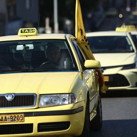 Σε τετραήμερη απεργία προχωρούν τα ταξί - Τι θα ισχύσει στην Αθήνα