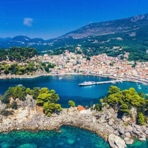 «Απογειώθηκε» η τουριστική κίνηση το δεκάμηνο του 2023