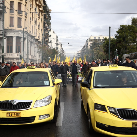 «Χειρόφρενο» τραβούν τα ταξί από σήμερα 4/12 σε Θεσσαλονίκη και επικράτεια