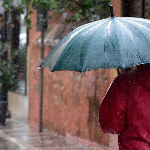 Βροχές, καταιγίδες και χαλαζοπτώσεις συνθέτουν το σκηνικό του καιρού αύριο