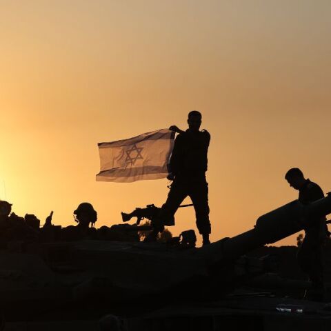 Λωρίδα της Γάζας: «Μία από τις μεγαλύτερες αποθήκες όπλων» υποστηρίζει ότι ανακάλυψε ο ισραηλινός στρατός - Κοντά σε κλινική και σχολείο.