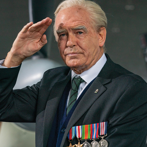 Ο τελευταίος στρατιώτης: Ο Πιρς Μπρόσναν και η τελική απόβαση στη Νορμανδία