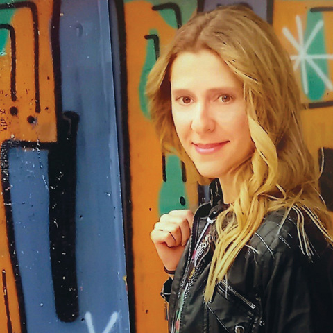 Ηρώ Σκάρου: Μια λογοτεχνική ματιά στη δυσλειτουργική οικογενειακή συμβίωση