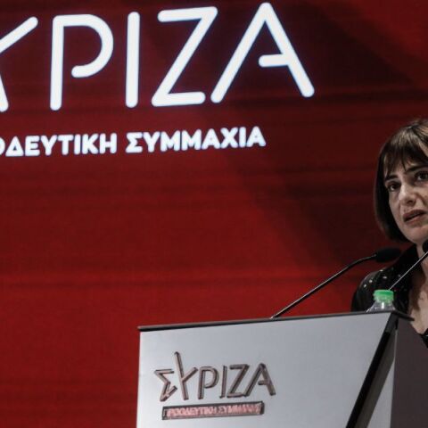 ΣΥΡΙΖΑ - Ράνια Σβίγκου για τη γυναικοκτονία στη Σαλαμίνα: Το σκοτεινό πρόσωπο μιας κοινωνίας και μιας χώρας που πρέπει να αγωνιστούμε για να την αλλάξουμε.