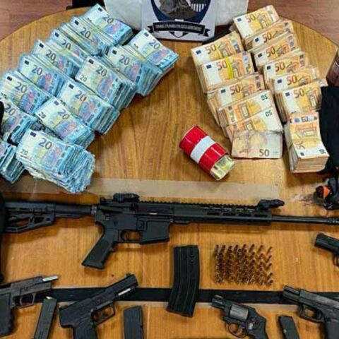 Στη φυλακή ο τράπερ και οι δύο συγκατηγορούμενοι του για εκρήξεις και κλοπές ΑΤΜ με λεία άνω των 700.000 ευρώ - Τι είπε στη δικαστική λειτουργό.