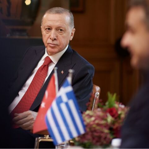 Συνάντηση Κυριάκου Μητσοτάκη - Ταγίπ Ερντογάν: Το δώρο του Τούρκου προέδρου στον Έλληνα πρωθυπουργό - Ο ιδιαίτερος συμβολισμός του. 