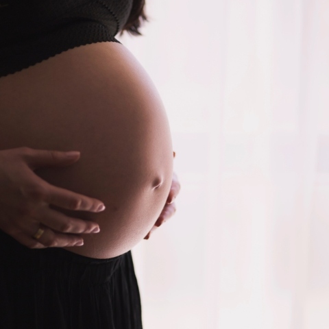 Έχει σημασία αν είναι άνδρας την ώρα του τοκετού;