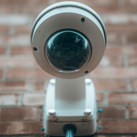 Συνελήφθη ιδιοκτήτης κομμωτηρίου στα Βριλήσσια που είχε τοποθετήσει κρυφές κάμερες στις τουαλέτες - Πώς εντοπίστηκε από την ΕΛ.ΑΣ.