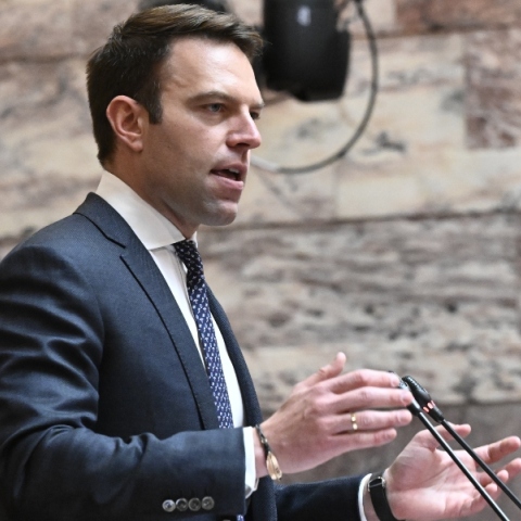 Περαστικά και αντίο σας