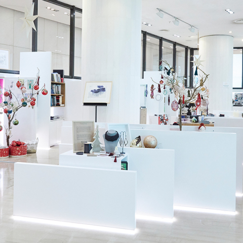 Ψωνίζουμε δώρα από το shop του Μεγάρου