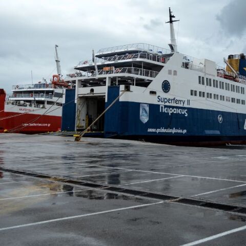 Δεμένα πλοία σε ορισμένες γραμμές λόγω ισχυρών ανέμων στο κεντρικό και βόρειο Αιγαίο - Ποια δρομολόγια δεν εκτελούνται - Αναλυτικά οι τροποποιήσεις.