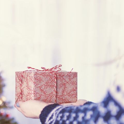 Δώρο Χριστουγέννων 2023: Πότε πληρώνεται - Πώς υπολογίζεται