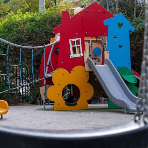 Δήμος Αθηναίων: Παραδίδονται επτά νέες παιδικές χαρές στις γειτονιές της πόλης - Προσβάσιμες σε όλους και σχεδιασμένες να προσφέρουν ασφάλεια και ψυχαγωγία. 