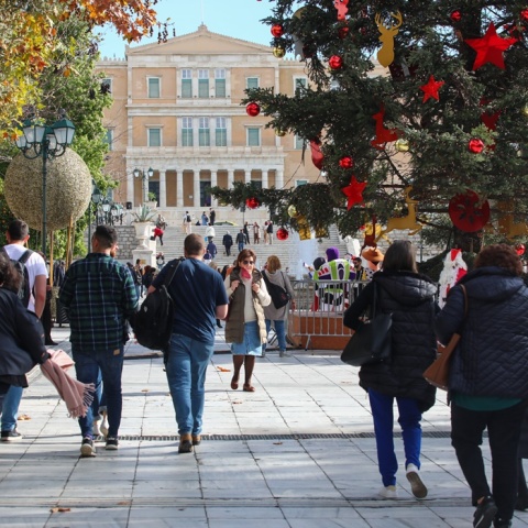 Economist: Πρώτη θέση για την ελληνική οικονομία το 2023