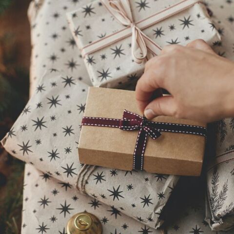 Δώρο Χριστουγέννων: Υπολογισμός με εφαρμογή του ΚΕΠΕΑ - Πώς μπορούν να χρησιμοποιήσουν το online εργαλείο οι εργαζόμενοι.