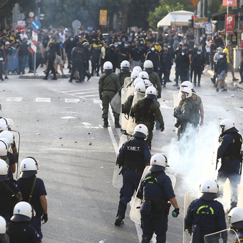 Κοινωνική βία: από «μαμή» σε ντροπή της ιστορίας