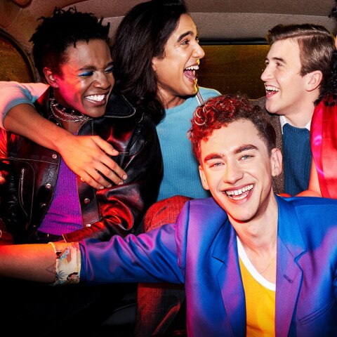 5 LGBTQ+ σειρές που διαμορφώνουν τη σύγχρονη συμπεριληπτική τηλεόραση